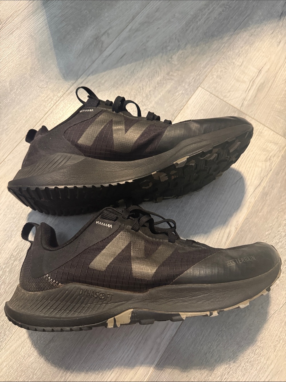 New Balance trail nitrile  sneakers size 9.5  4 E wide